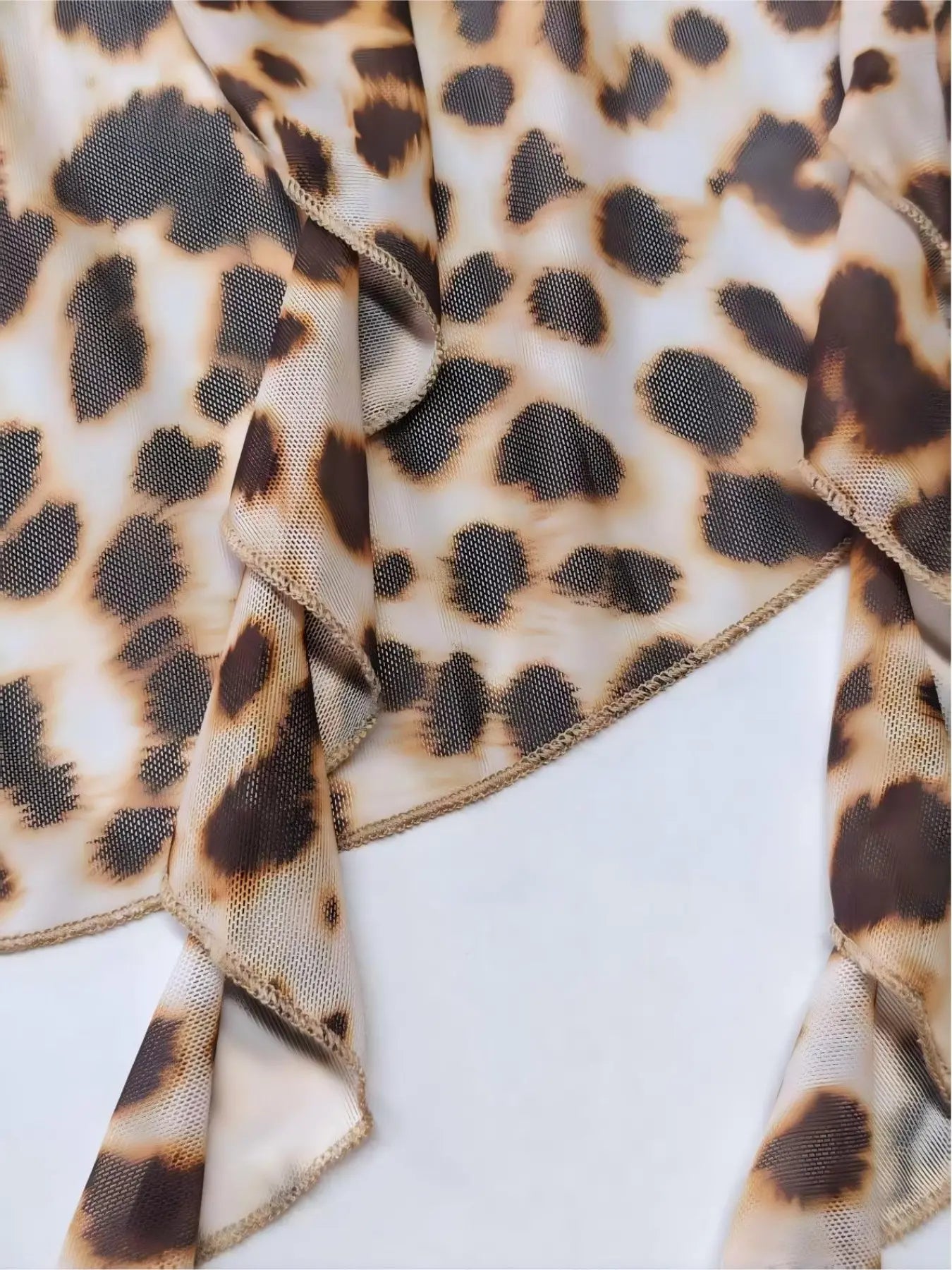 Women'S Leopard Print Scarf Backless Sleeveless Bow Tie Short Top, Casual Sleeveless Halter, Fitted Boho Bohemian Chic Style, Suitable for Beach, Holiday, Wedding, Music Festival, All Seasons