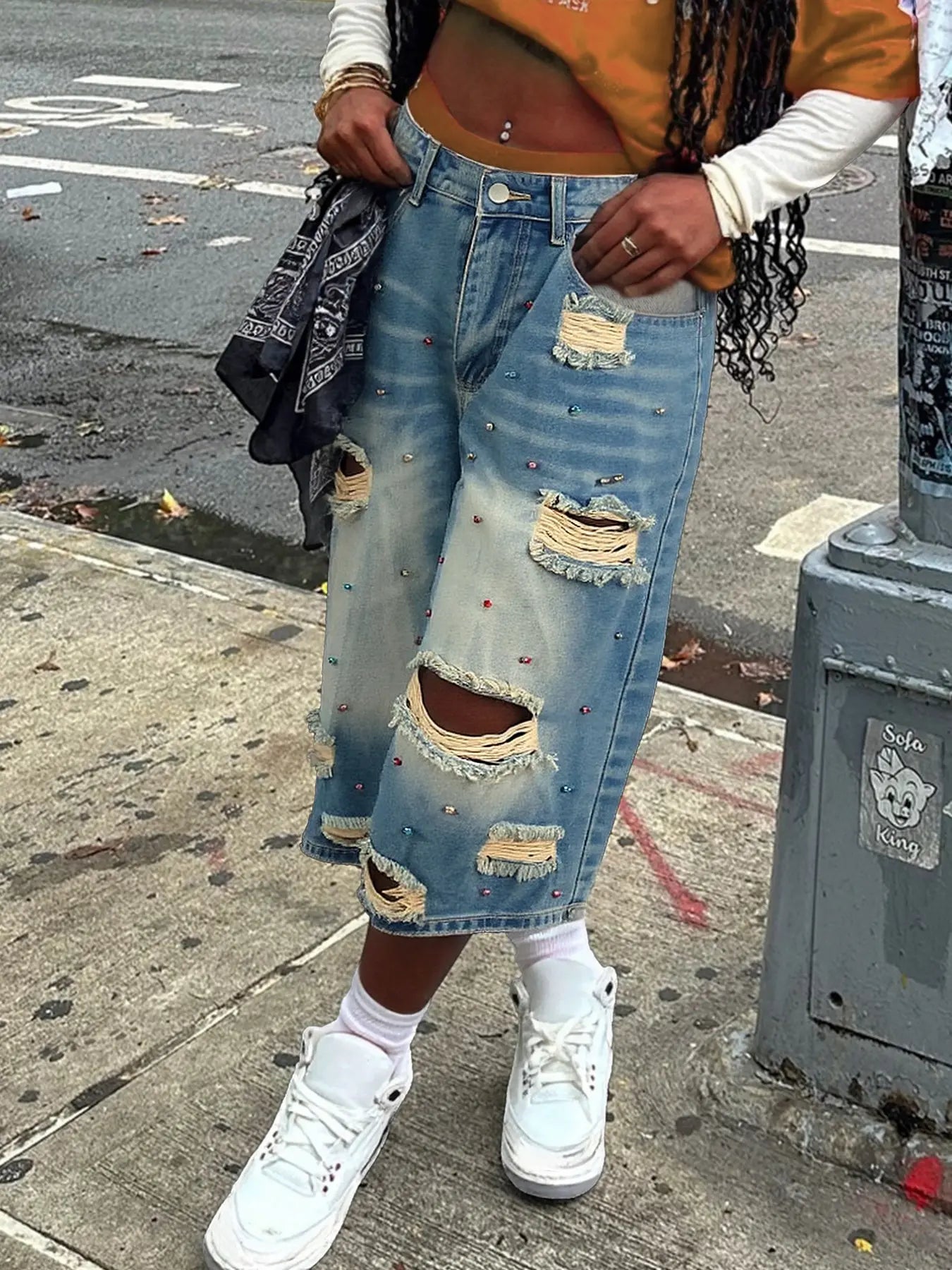 Vintage Light Wash Rhinestone Distressed Denim Capris, High Rise Oversized Baggy Fit 3/4 Jeans, Trendy 90S Hip Hop Streetwear Edgy Bottoms Pants Women