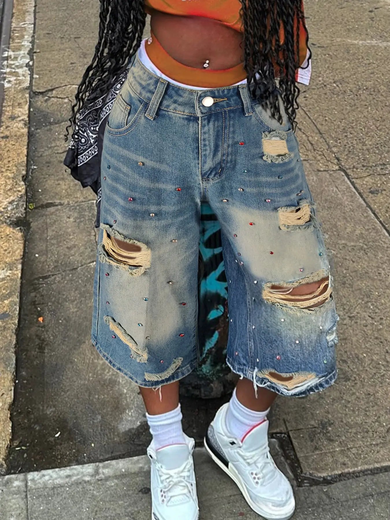 Vintage Light Wash Rhinestone Distressed Denim Capris, High Rise Oversized Baggy Fit 3/4 Jeans, Trendy 90S Hip Hop Streetwear Edgy Bottoms Pants Women