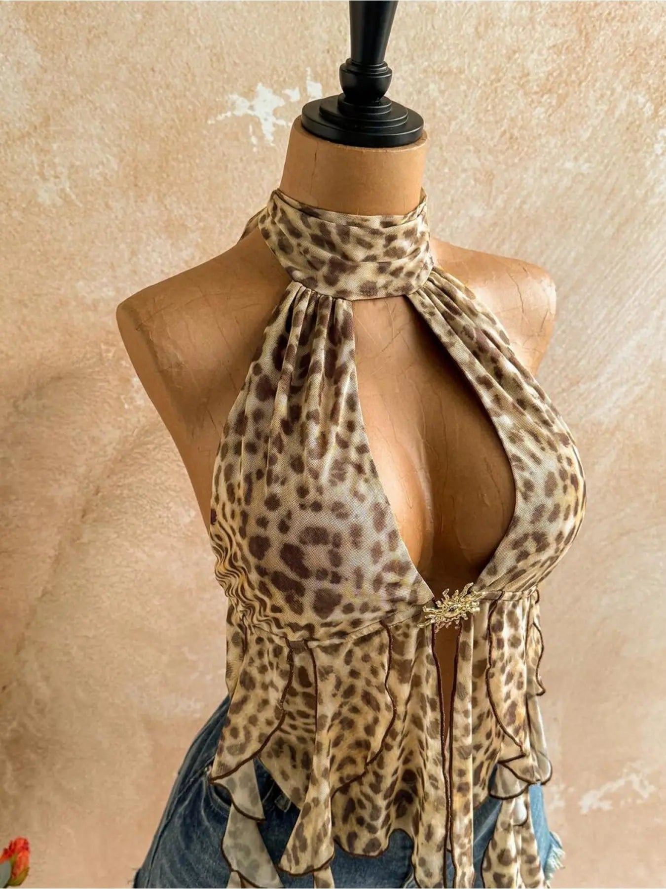 Women'S Leopard Print Scarf Backless Sleeveless Bow Tie Short Top, Casual Sleeveless Halter, Fitted Boho Bohemian Chic Style, Suitable for Beach, Holiday, Wedding, Music Festival, All Seasons